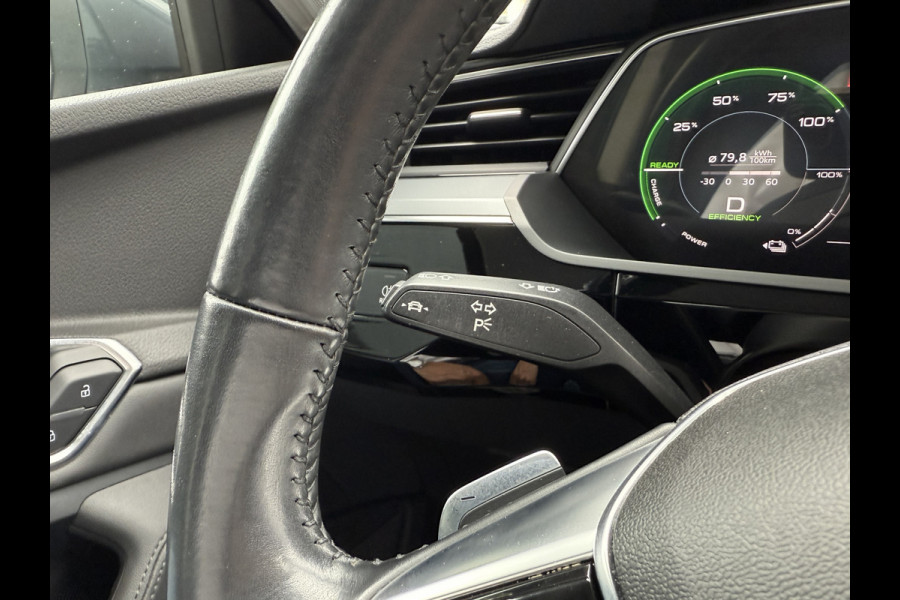 Audi e-tron e-tron 50 quattro Launch edition plus 71 kWh | Panoramadak | Apple Carplay