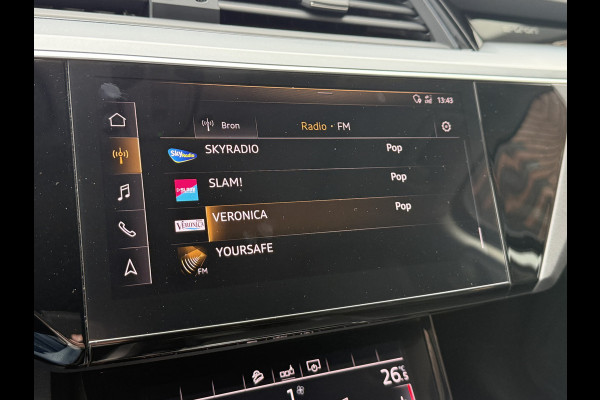 Audi e-tron e-tron 50 quattro Launch edition plus 71 kWh | Panoramadak | Apple Carplay