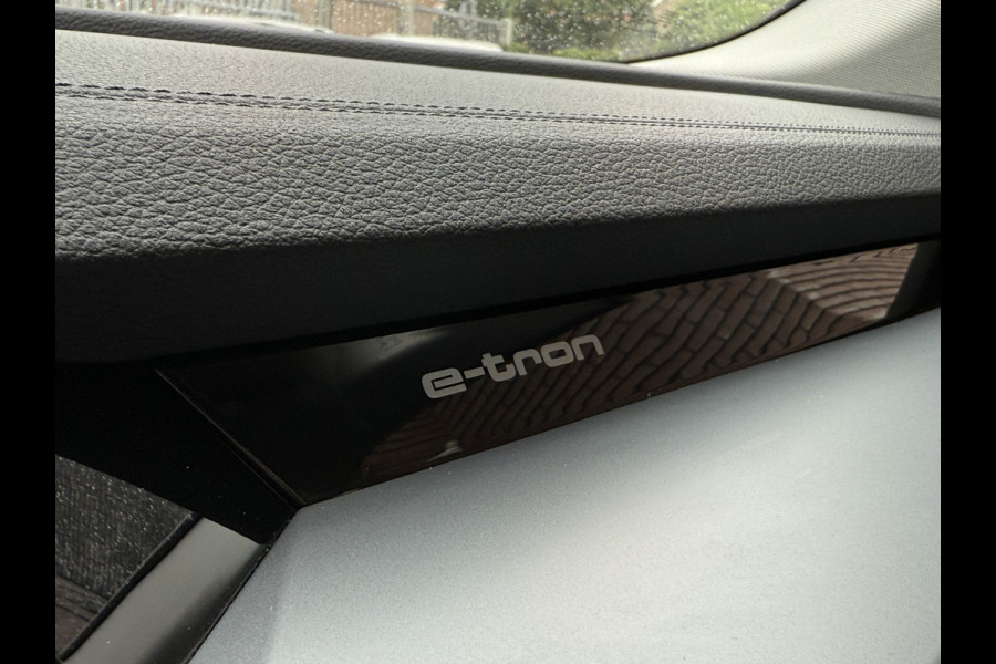 Audi e-tron e-tron 50 quattro Launch edition plus 71 kWh | Panoramadak | Apple Carplay