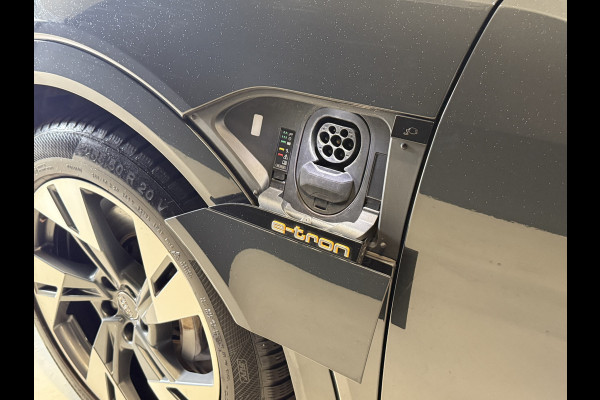 Audi e-tron e-tron 50 quattro Launch edition plus 71 kWh | Panoramadak | Apple Carplay