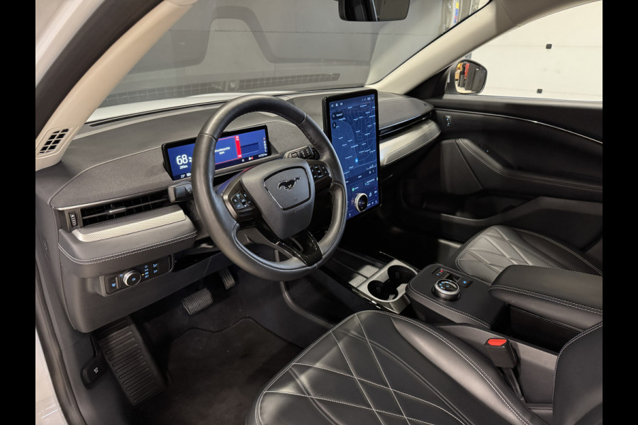 Ford Mustang Mach-E RWD 75 kWh | SOH 93,5% | Camera | Adaptive cruise | Carplay | Leder | Stoel/stuurverwarming