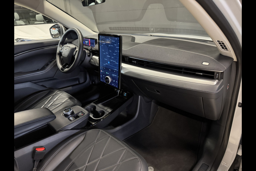 Ford Mustang Mach-E RWD 75 kWh | SOH 93,5% | Camera | Adaptive cruise | Carplay | Leder | Stoel/stuurverwarming
