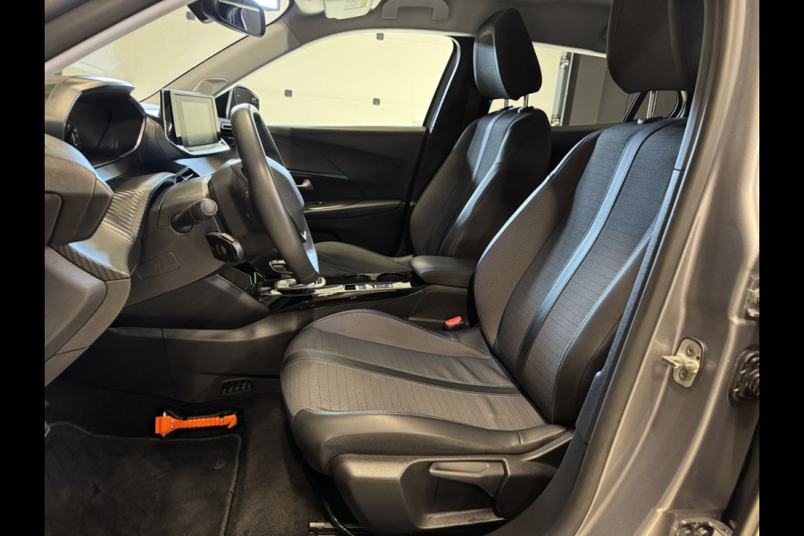 Peugeot e-2008 EV Allure 50 kWh 3-fase | Camera | Navi | Carplay | Full LED