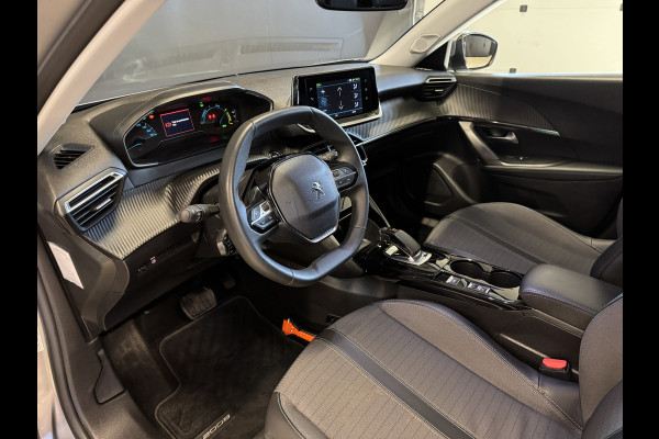 Peugeot e-2008 EV Allure 50 kWh 3-fase | Camera | Navi | Carplay | Full LED