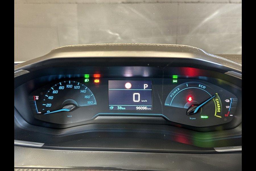 Peugeot e-2008 EV Allure 50 kWh 3-fase | Camera | Navi | Carplay | Full LED