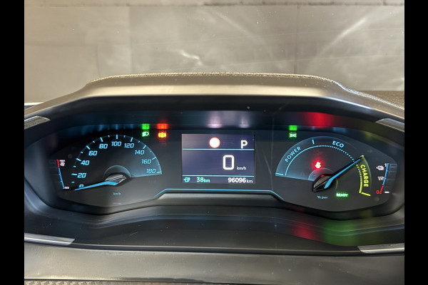 Peugeot e-2008 EV Allure 50 kWh 3-fase | Camera | Navi | Carplay | Full LED
