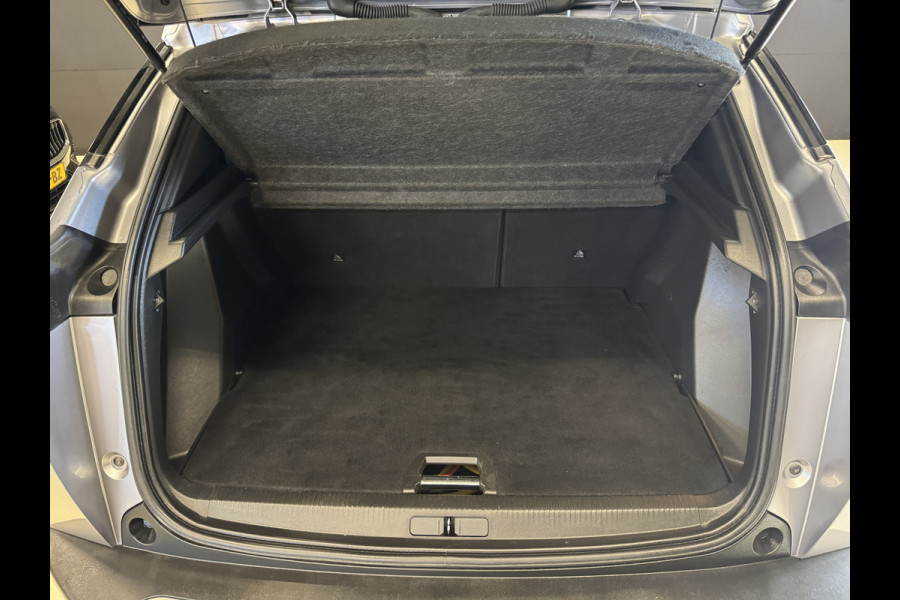 Peugeot e-2008 EV Allure 50 kWh 3-fase | Camera | Navi | Carplay | Full LED