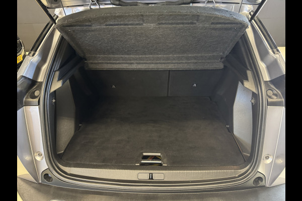 Peugeot e-2008 EV Allure 50 kWh 3-fase | Camera | Navi | Carplay | Full LED