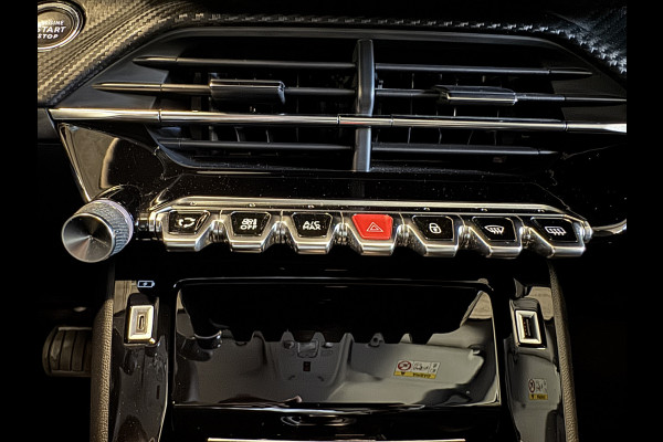 Peugeot e-2008 EV Allure 50 kWh 3-fase | Camera | Navi | Carplay | Full LED