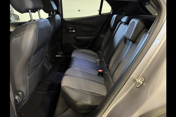 Peugeot e-2008 EV Allure 50 kWh 3-fase | Camera | Navi | Carplay | Full LED