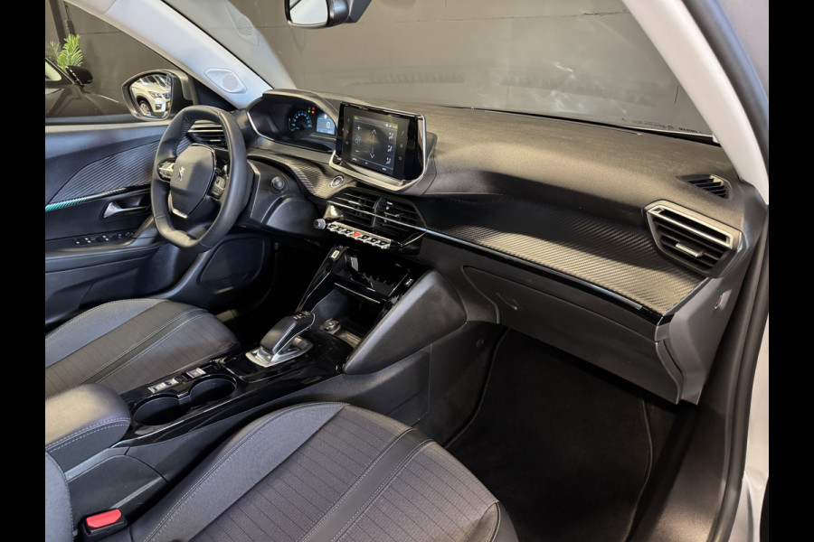 Peugeot e-2008 EV Allure 50 kWh 3-fase | Camera | Navi | Carplay | Full LED