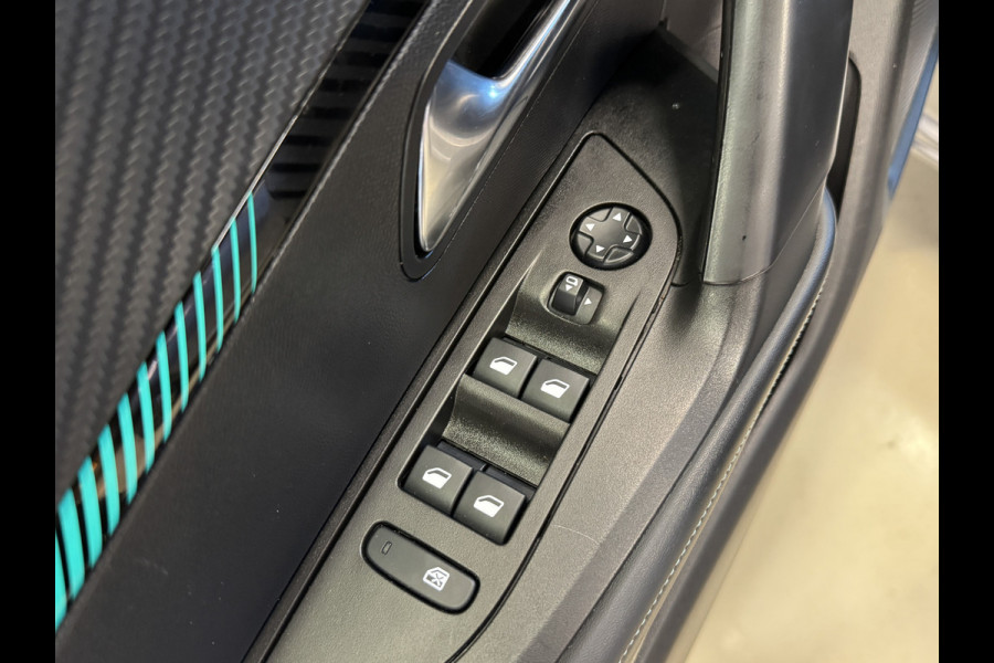 Peugeot e-2008 EV Allure 50 kWh 3-fase | Camera | Navi | Carplay | Full LED