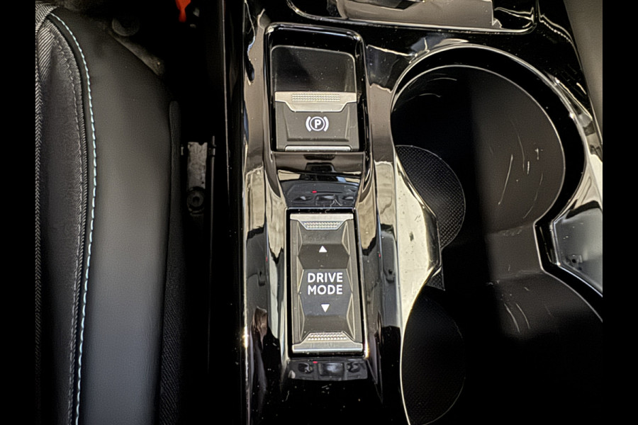 Peugeot e-2008 EV Allure 50 kWh 3-fase | Camera | Navi | Carplay | Full LED