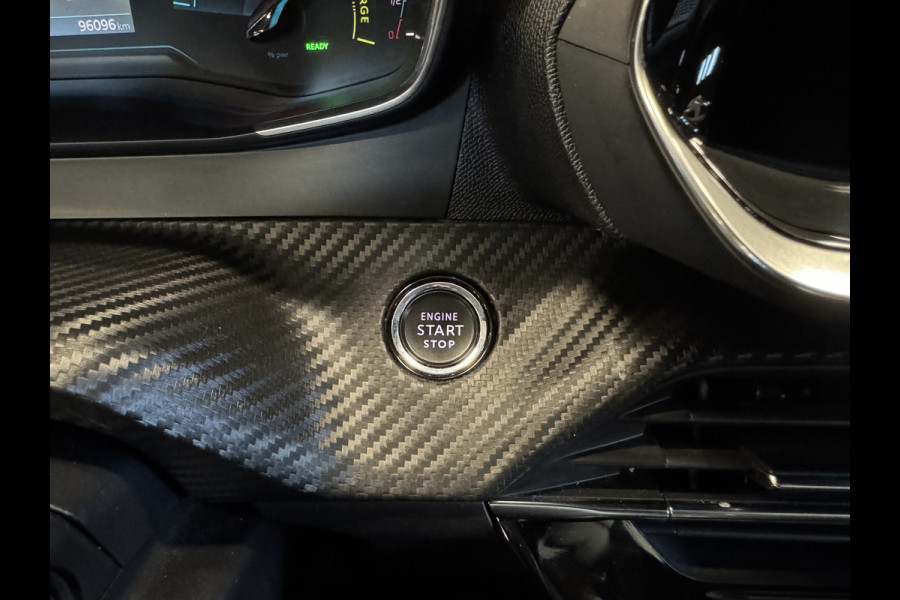 Peugeot e-2008 EV Allure 50 kWh 3-fase | Camera | Navi | Carplay | Full LED