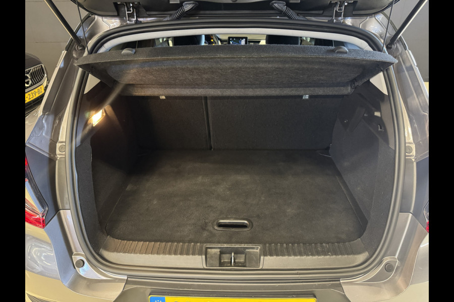 Renault Captur 1.3 TCe 140PK Intens Automaat | Navi | Full LED | Keyless | Carplay | Trekhaak