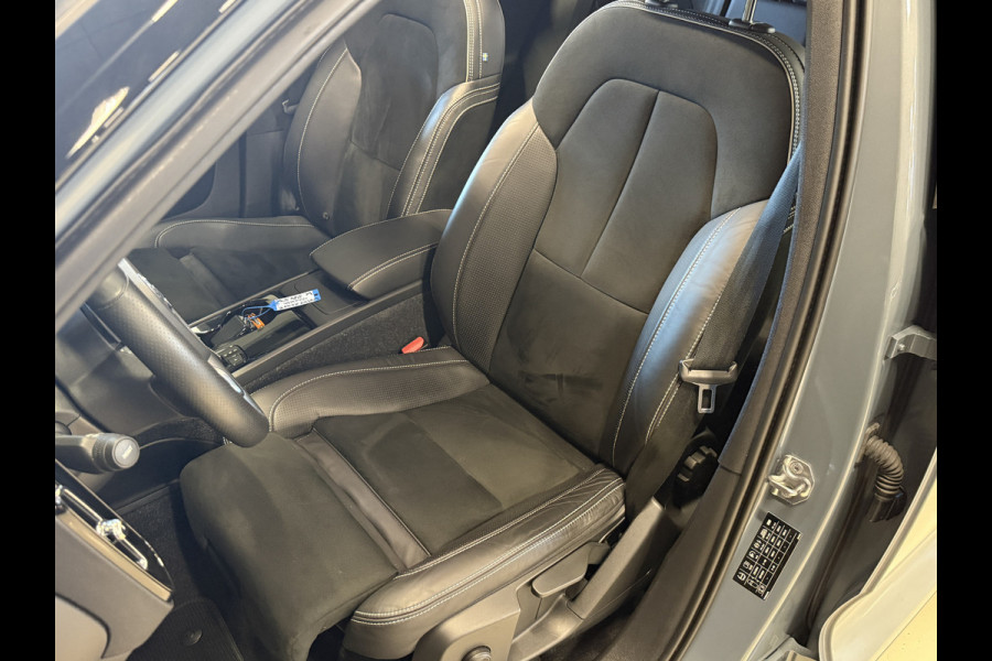 Volvo XC40 Recharge P8 AWD R-Design | Panoramadak | Trekhaak | Stoel/stuurverwarming