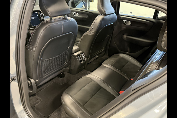 Volvo XC40 Recharge P8 AWD R-Design | Panoramadak | Trekhaak | Stoel/stuurverwarming