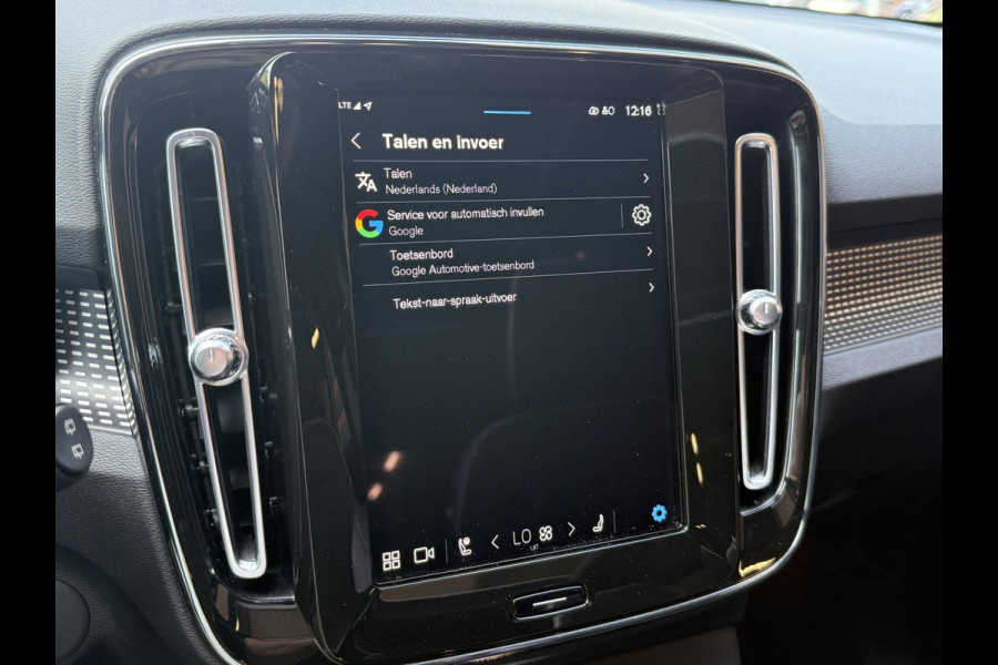 Volvo XC40 Recharge P8 AWD R-Design | Panoramadak | Trekhaak | Stoel/stuurverwarming