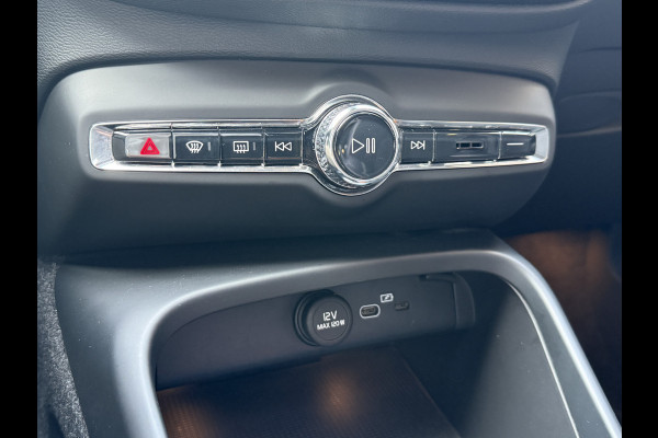 Volvo XC40 Recharge P8 AWD R-Design | Panoramadak | Trekhaak | Stoel/stuurverwarming