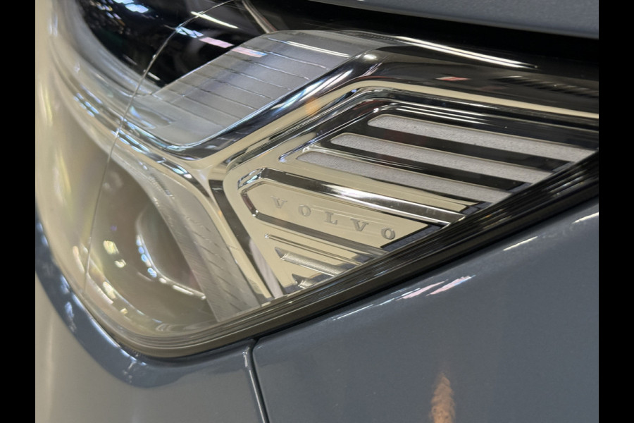 Volvo XC40 Recharge P8 AWD R-Design | Panoramadak | Trekhaak | Stoel/stuurverwarming