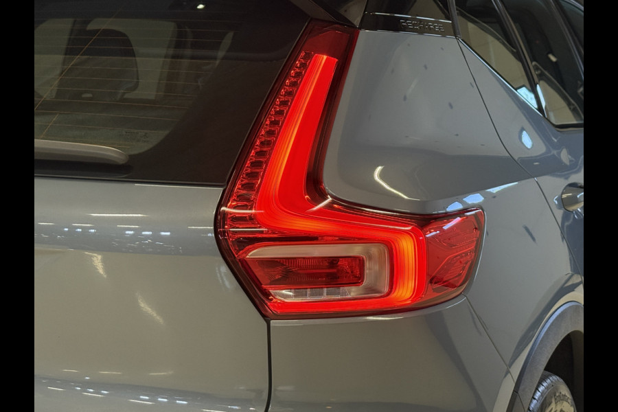 Volvo XC40 Recharge P8 AWD R-Design | Panoramadak | Trekhaak | Stoel/stuurverwarming