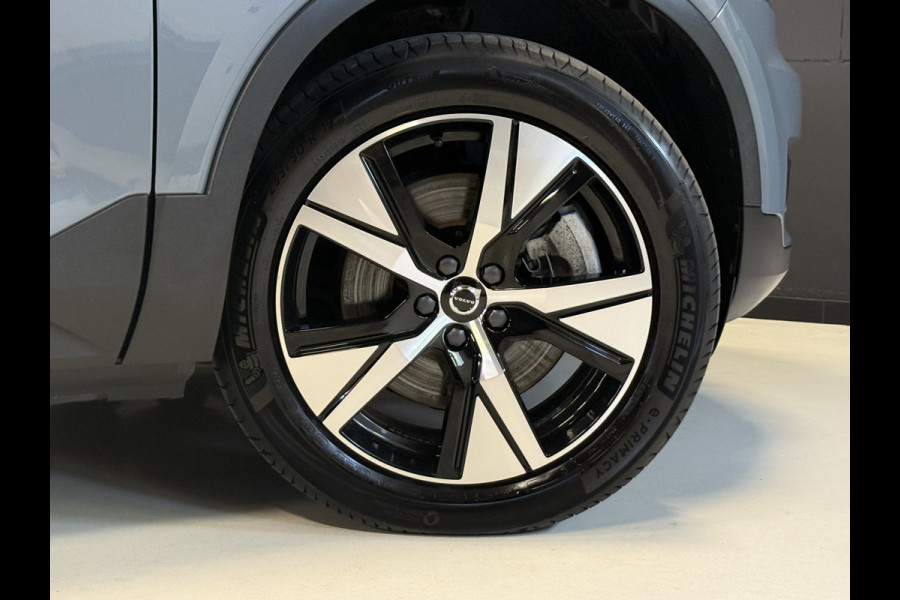 Volvo XC40 Recharge P8 AWD R-Design | Panoramadak | Trekhaak | Stoel/stuurverwarming