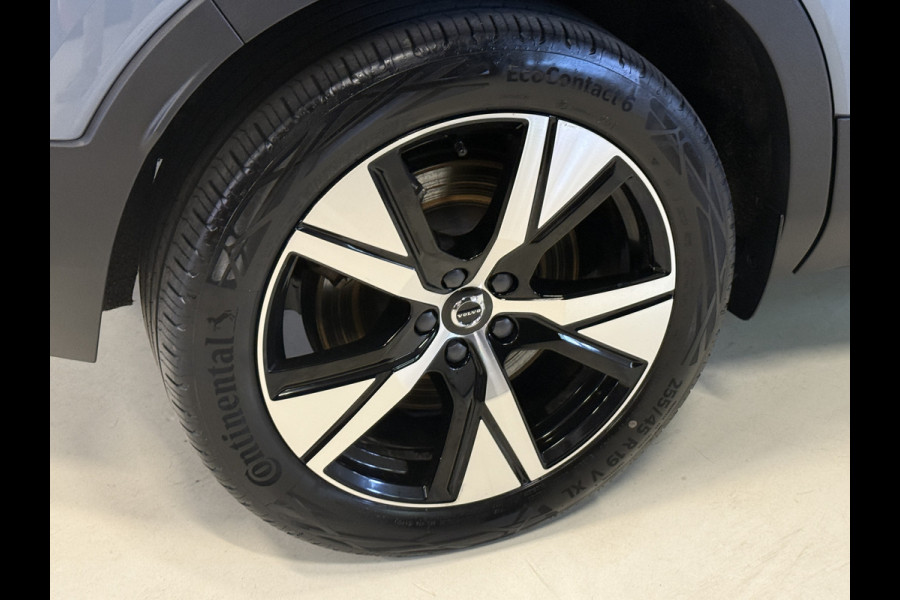 Volvo XC40 Recharge P8 AWD R-Design | Panoramadak | Trekhaak | Stoel/stuurverwarming