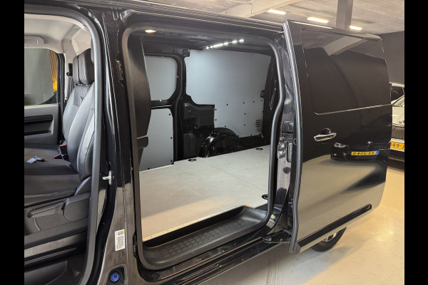 Toyota ProAce Worker 2.0 D-4D Professional Long 177pk Automaat | 2x elektr. schuifdeuren | Head-Up | Camera | Stoelverwarming | Dodehoek | 17'' LMV