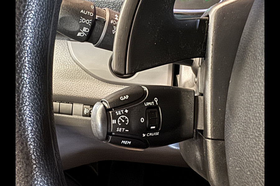 Toyota ProAce Worker 2.0 D-4D Professional Long 177pk Automaat | 2x elektr. schuifdeuren | Head-Up | Camera | Stoelverwarming | Dodehoek | 17'' LMV