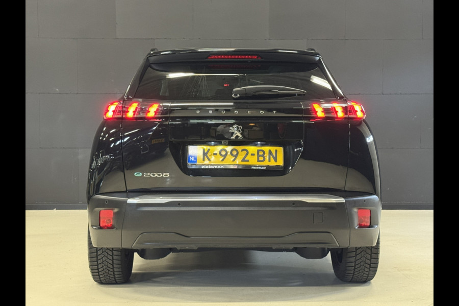 Peugeot e-2008 EV Allure 50 kWh | Panoramadak | Adaptive cruise | Keyless | Camera | Carplay | Navi