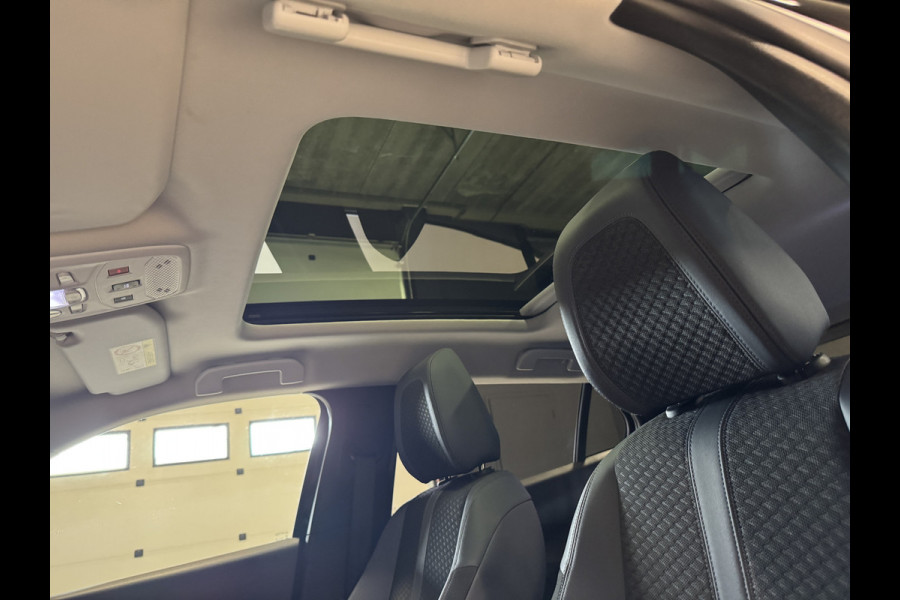 Peugeot e-2008 EV Allure 50 kWh | Panoramadak | Adaptive cruise | Keyless | Camera | Carplay | Navi