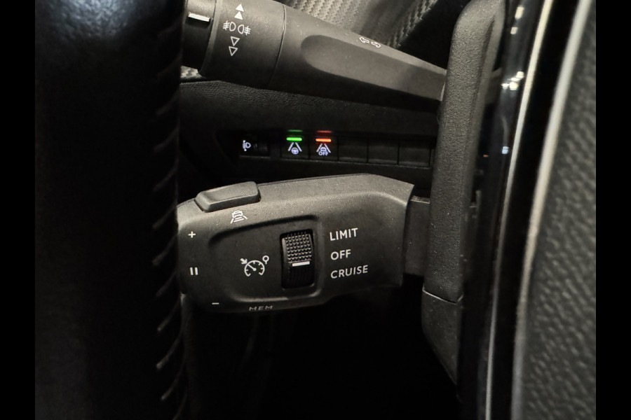 Peugeot e-2008 EV Allure 50 kWh | Panoramadak | Adaptive cruise | Keyless | Camera | Carplay | Navi
