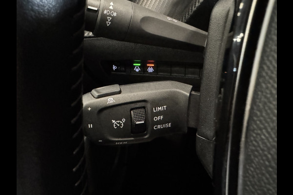 Peugeot e-2008 EV Allure 50 kWh | Panoramadak | Adaptive cruise | Keyless | Camera | Carplay | Navi