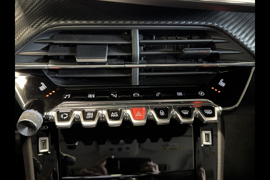 Peugeot e-2008 EV Allure 50 kWh | Panoramadak | Adaptive cruise | Keyless | Camera | Carplay | Navi