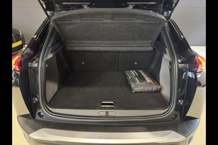 Peugeot e-2008 EV Allure 50 kWh | Panoramadak | Adaptive cruise | Keyless | Camera | Carplay | Navi