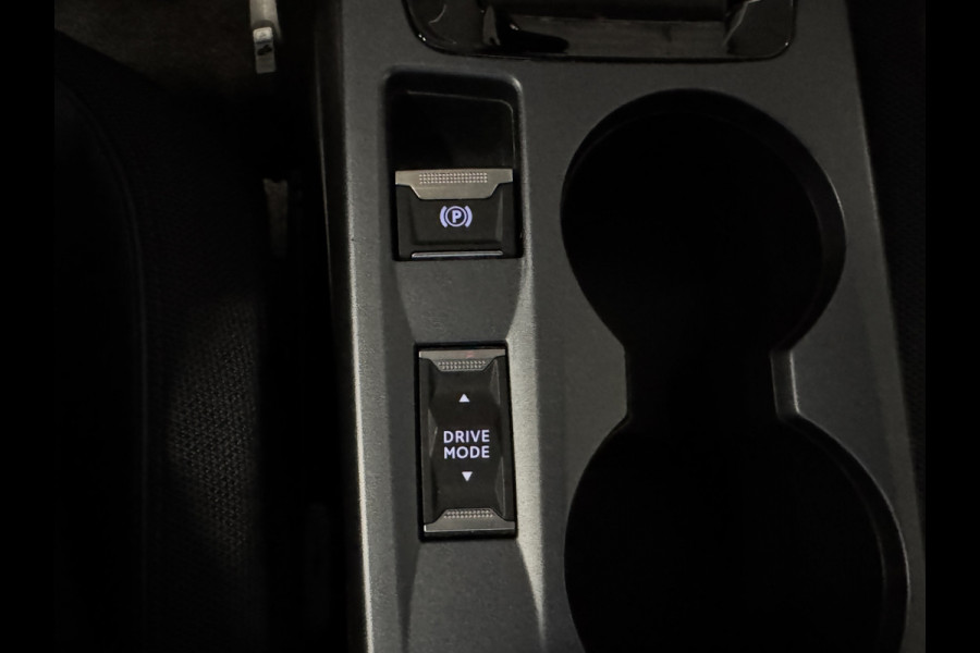 Peugeot e-2008 EV Allure 50 kWh | Panoramadak | Adaptive cruise | Keyless | Camera | Carplay | Navi