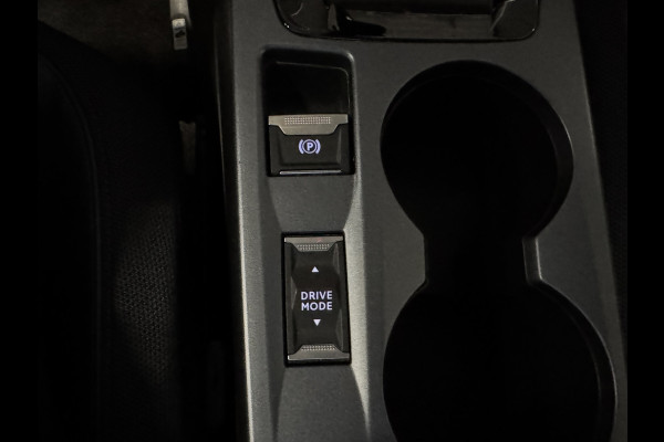 Peugeot e-2008 EV Allure 50 kWh | Panoramadak | Adaptive cruise | Keyless | Camera | Carplay | Navi