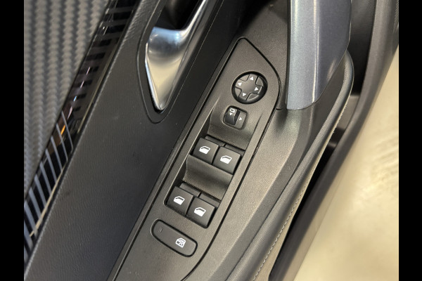 Peugeot e-2008 EV Allure 50 kWh | Panoramadak | Adaptive cruise | Keyless | Camera | Carplay | Navi