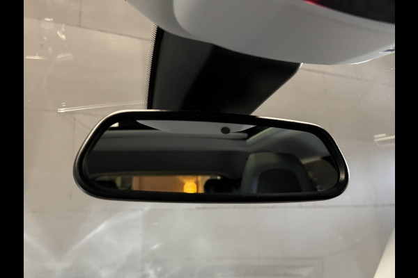 Peugeot e-2008 EV Allure 50 kWh | Panoramadak | Adaptive cruise | Keyless | Camera | Carplay | Navi