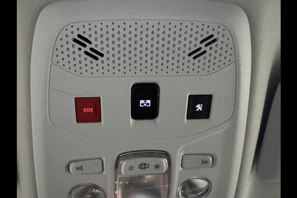 Peugeot e-2008 EV Allure 50 kWh | Panoramadak | Adaptive cruise | Keyless | Camera | Carplay | Navi