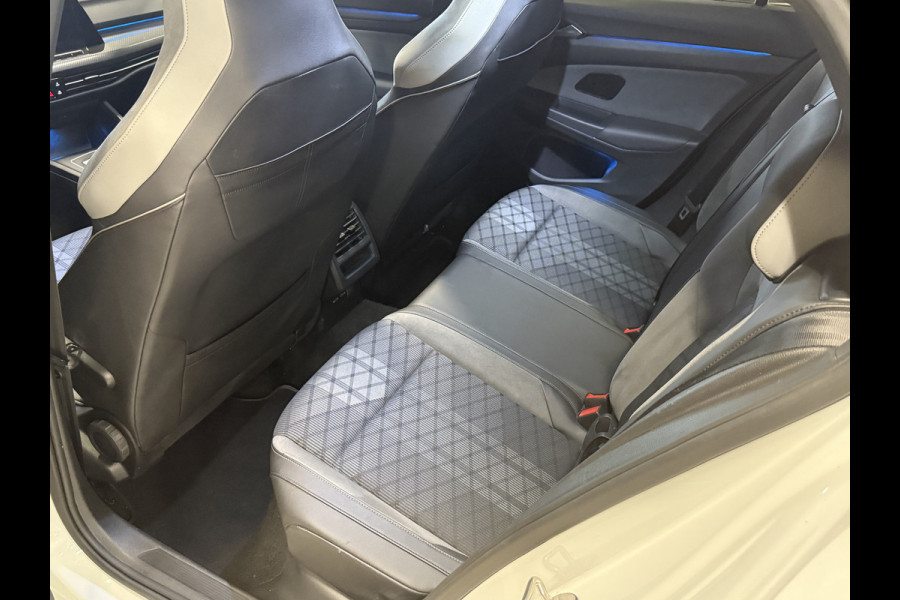 Volkswagen Golf 1.5 eTSI R-Line | Harman Kardon | Panoramadak | Head UP | IQ Light