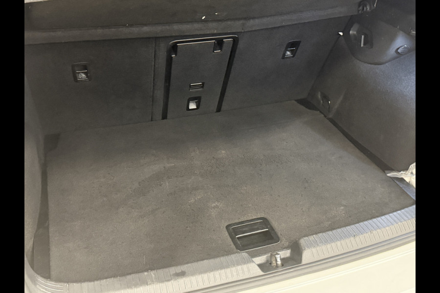 Volkswagen Golf 1.5 eTSI R-Line | Harman Kardon | Panoramadak | Head UP | IQ Light