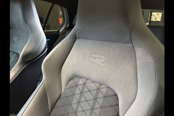 Volkswagen Golf 1.5 eTSI R-Line | Harman Kardon | Panoramadak | Head UP | IQ Light