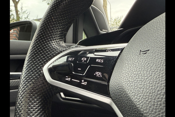 Volkswagen Golf 1.5 eTSI R-Line | Harman Kardon | Panoramadak | Head UP | IQ Light