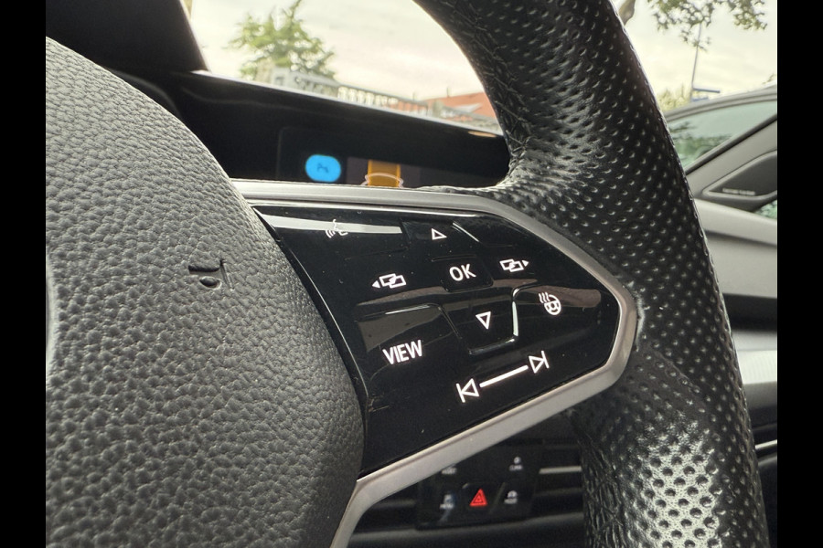 Volkswagen Golf 1.5 eTSI R-Line | Harman Kardon | Panoramadak | Head UP | IQ Light