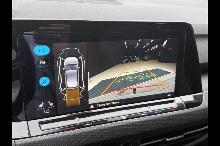 Volkswagen Golf 1.5 eTSI R-Line | Harman Kardon | Panoramadak | Head UP | IQ Light