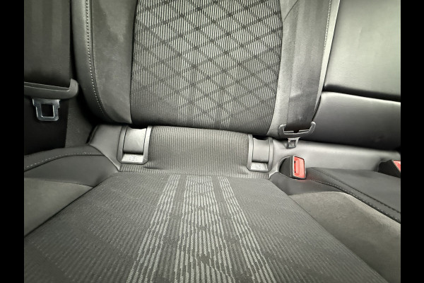 Volkswagen Golf 1.5 eTSI R-Line | Harman Kardon | Panoramadak | Head UP | IQ Light