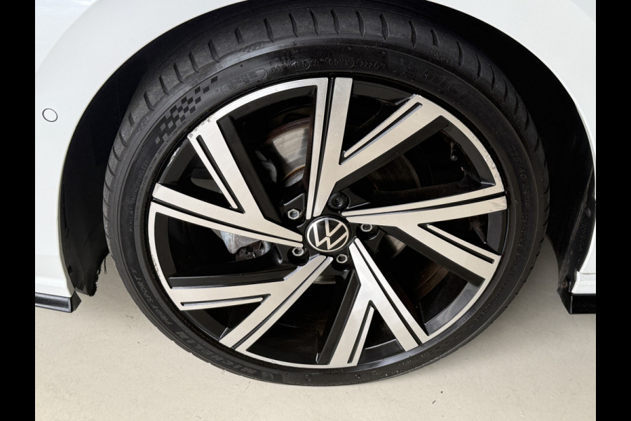 Volkswagen Golf 1.5 eTSI R-Line | Harman Kardon | Panoramadak | Head UP | IQ Light
