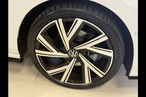 Volkswagen Golf 1.5 eTSI R-Line | Harman Kardon | Panoramadak | Head UP | IQ Light