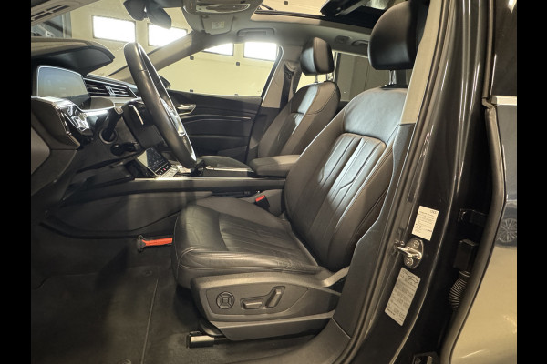 Audi e-tron e-tron 50 quattro Launch edition plus 71 kWh | SoH 88% | Camera | Panoramadak | Leder | Afn. trekhaak | Adaptive cruise | Stoelverwarming | Navi | Carplay